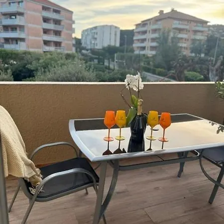 Cosy Avec Terrasse, Proche Centre-ville Lejlighed Cavalaire-sur-Mer