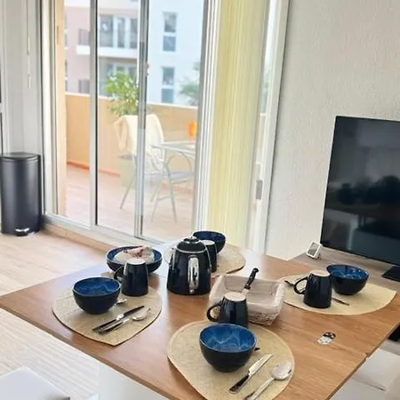 Cosy Avec Terrasse, Proche Centre-ville Cavalaire-sur-Mer